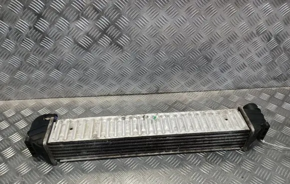 Ford Galaxy Intercooler air channel guide 