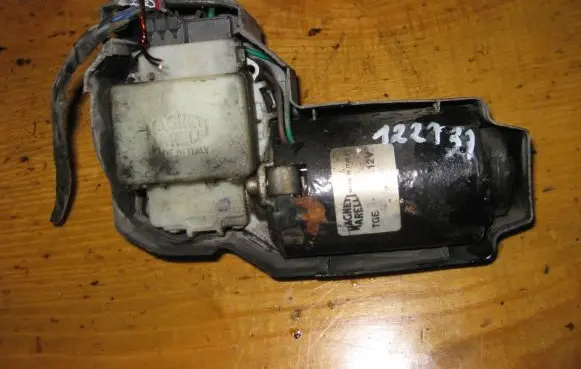 Fiat Tipo Front wiper linkage and motor