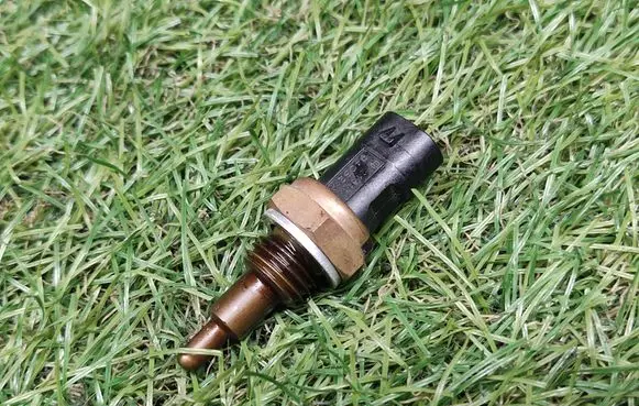 Coolant temperature sensor