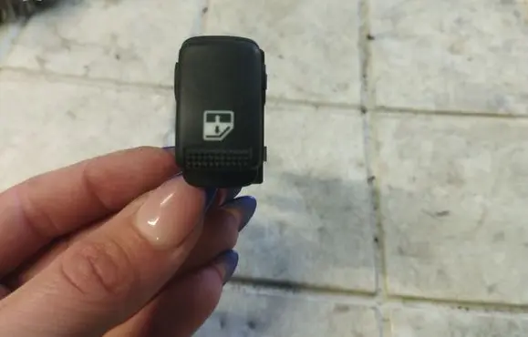 KIA Sorento Electric window control switch