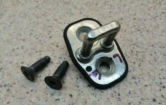 Opel Corsa F Rear door lock loop/hook striker 9686482180