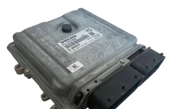 Volvo V70 Engine control unit/module P31303388 1039S33755 0281015286