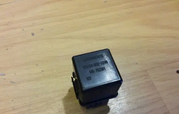 Volvo S40, V40 Other relay V23134B52X240 MB953381 040