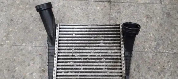 Volkswagen Touareg I Intercooler radiator intercoleer