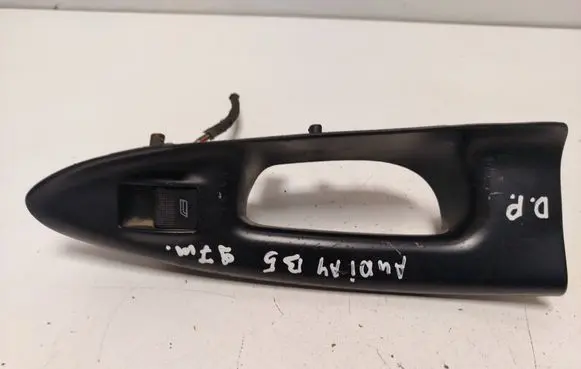 Audi A4 S4 B5 8D Electric window control switch 8D1867172A 17481