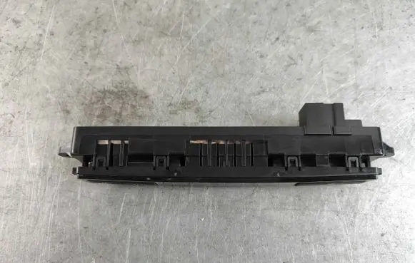 Multifunctional control switch/knob