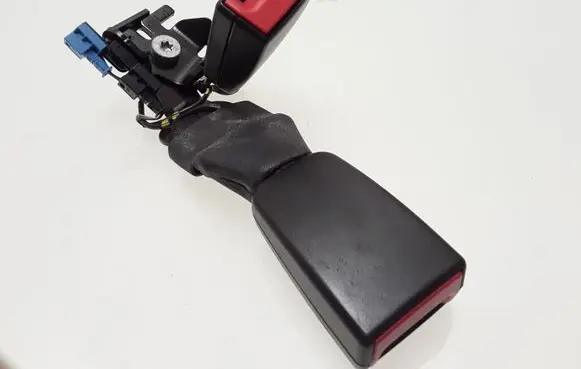 Mercedes-Benz GLC X253 C253 Middle seatbelt buckle (rear) A2058600469