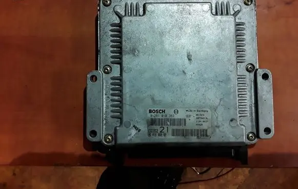 Peugeot 406 Engine control unit/module 0281010363 9641608080