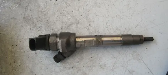 BMW 5 G30 G31 Fuel injector 8514148