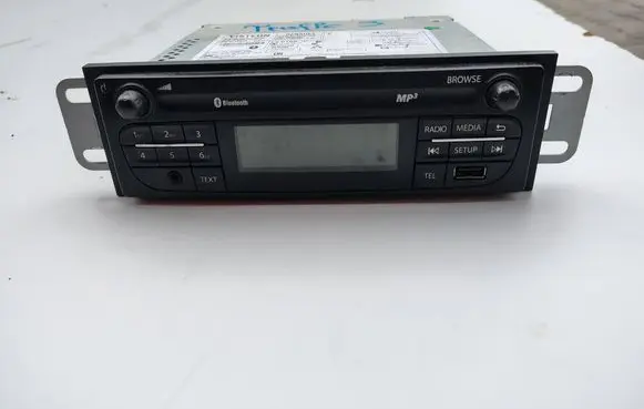 Renault Trafic III (X82) Radio/CD/DVD/GPS head unit 281157478R
