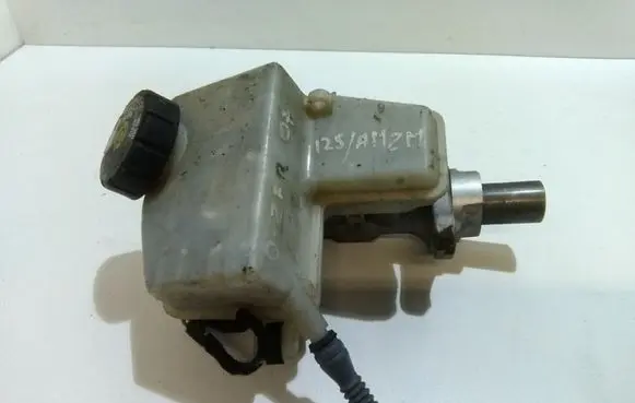 Master brake cylinder