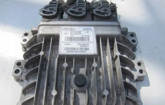 Renault Megane II Engine control unit/module 237100120R 237100627R
