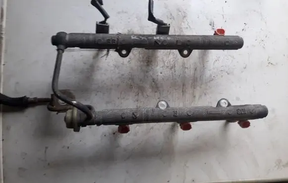 Lexus RX 330 - 350 - 400H Fuel main line pipe 