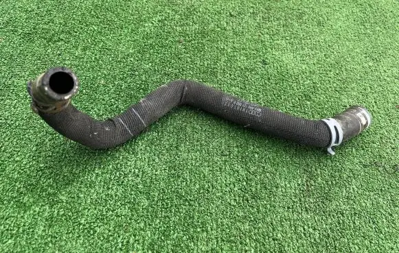 Audi A8 S8 D4 4H Engine coolant pipe/hose 4H0121062B