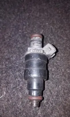 Audi A8 S8 D2 4D Fuel injector 078133551n