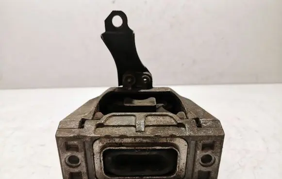 Volkswagen Golf IV Engine mount bracket 1J0199262BF