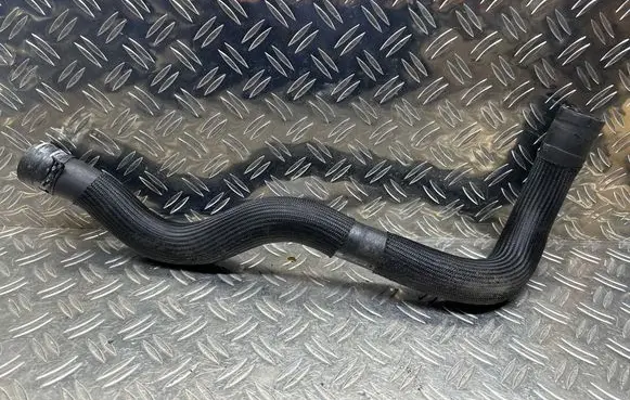Renault Trafic III (X82) Engine coolant pipe/hose