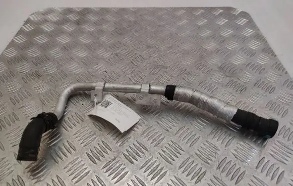 Land Rover Range Rover Sport L494 Engine coolant pipe/hose LPLA8B573BB