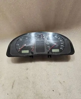 Volkswagen PASSAT B5 Speedometer (instrument cluster) 3B0919861J 09051940090