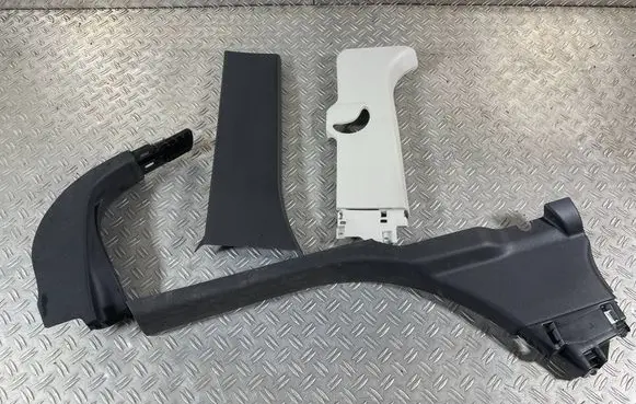 Opel Combo E (B) pillar trim (top) 9816492477 9816567677