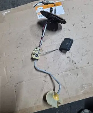 Subaru Forester SG Fuel level sensor 