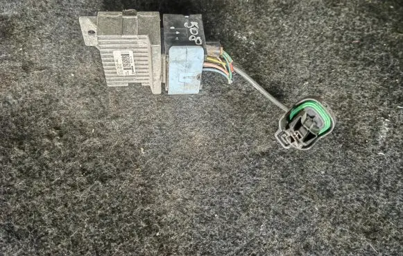 Peugeot 508 Glow plug pre-heat relay 9663824880