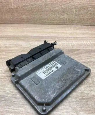 Skoda Fabia Mk1 (6Y) Engine control unit/module ECU 047906033D 5WP4419707 WithPlug