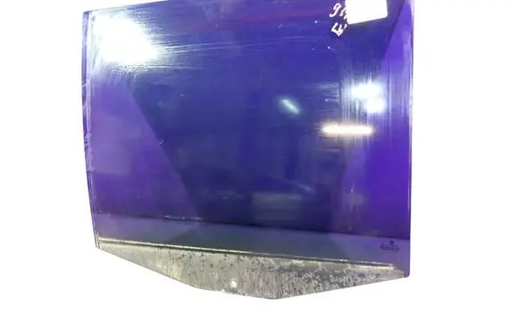Volkswagen Touran I Front door window glass four-door