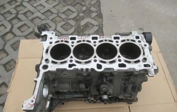 Opel Mokka Engine block 