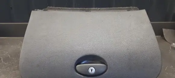Citroen C5 Aircross Glove box