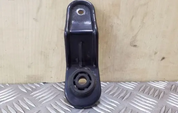 Opel Antara Radiator mount bracket