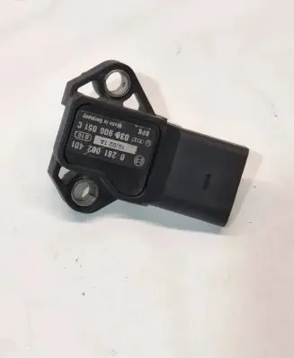 Audi A4 S4 B7 8E 8H Air pressure sensor 038906051C 0281002401