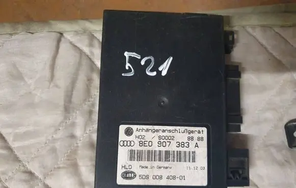 Audi A4 S4 B6 8E 8H Tow bar trailer control unit/module 8E0907383A 5DS00840801
