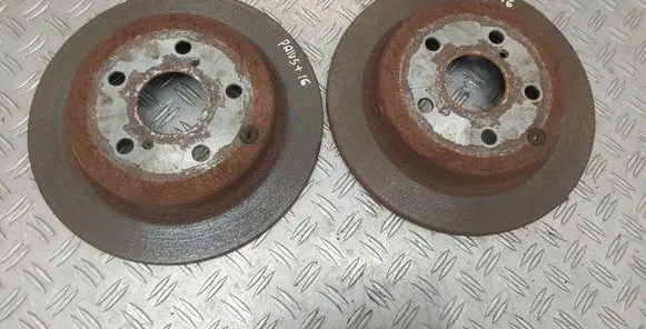 Toyota Prius+ (ZVW40) Rear brake disc