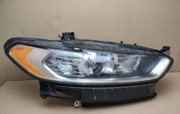 Ford Fusion II Headlight/headlamp DS73-13W029-CD