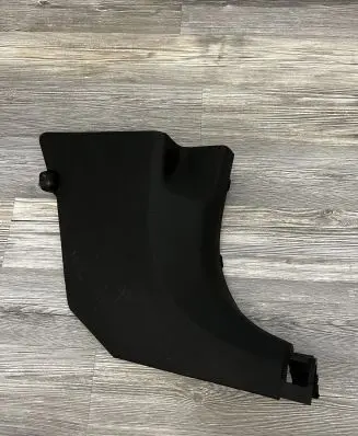 Foot area side trim