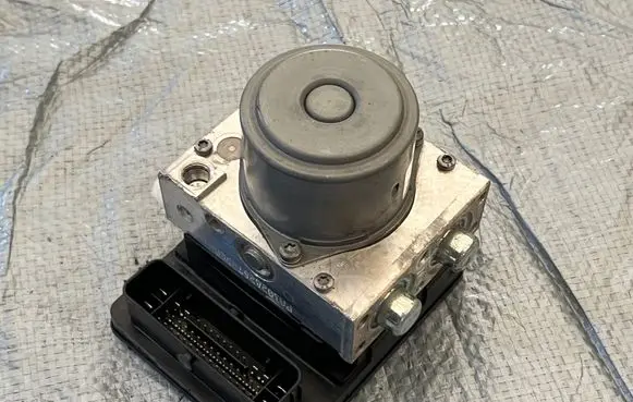 Mercedes-Benz C W205 ABS Pump A2059004449