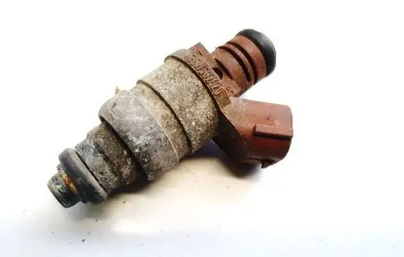 Skoda Fabia Mk1 (6Y) Fuel injector 5WS02620
