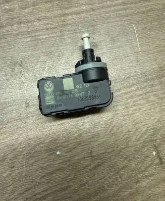 Audi A6 C7 Headlight level adjustment motor 6R0941295