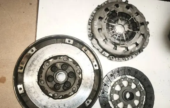 BMW 3 E92 E93 Clutch set kit 323064210