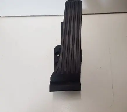 Mercedes-Benz C W204 Accelerator throttle pedal A204300004