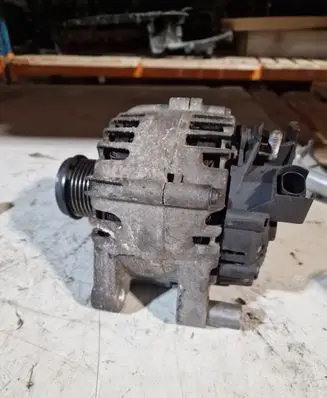 Ford Focus Generator/alternator AV6N10300MD
