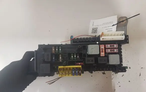 Mercedes-Benz C W204 Fuse module 016706581