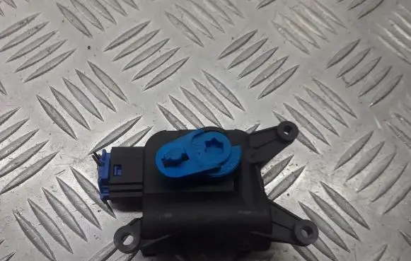 Skoda Octavia Mk2 (1Z) A/C air flow flap actuator/motor 1K1907511E