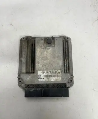 Volkswagen Touareg I Engine control unit/module 070906016DH 0281013305