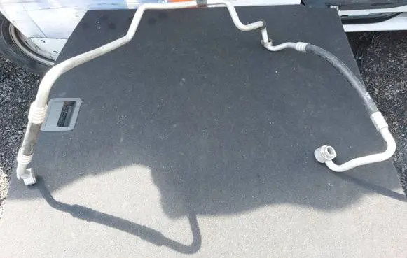 Volkswagen Golf VI Air conditioning (A/C) pipe/hose 1K0820743BQ