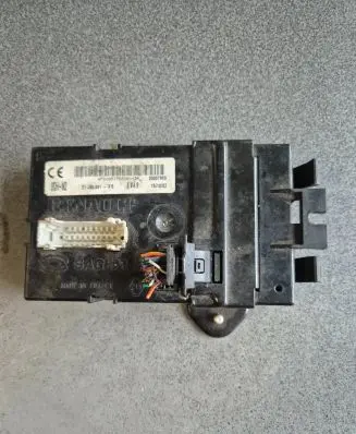 Opel Vivaro Comfort/convenience module 8200156016D 11337900