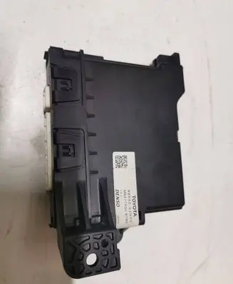Toyota Auris E180 Other control units/modules 8865002N00