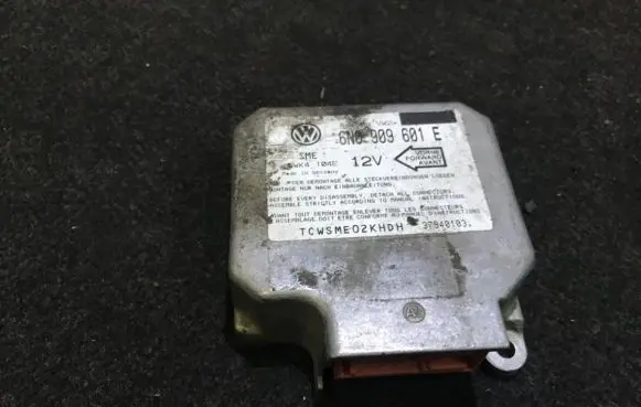 Volkswagen Golf IV Airbag control unit/module 6n0909601e 5wk4104e
