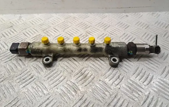Toyota Avensis T250 Fuel main line pipe 238100R020